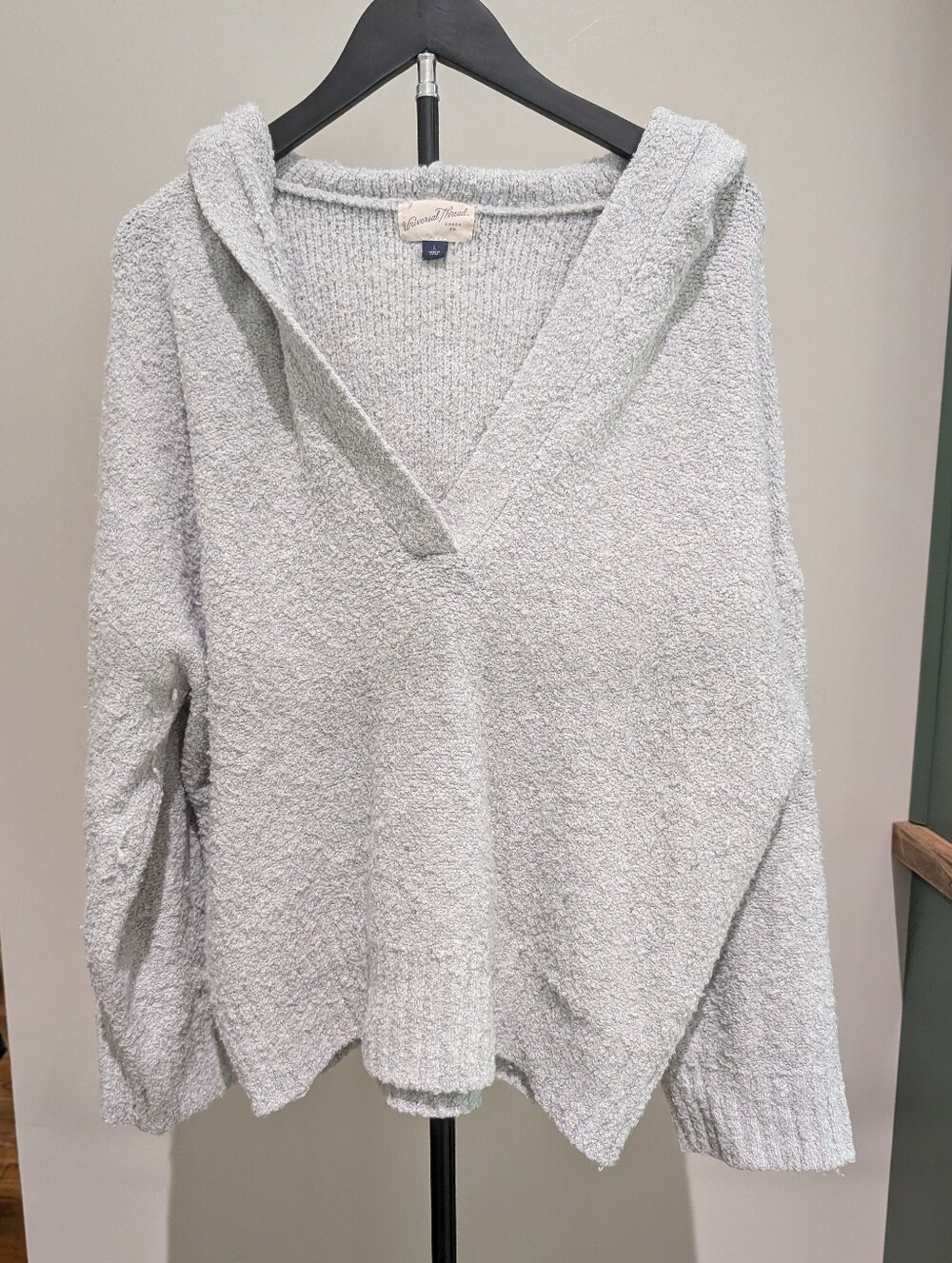 Universal Thread Women's V-Neck Hooded Sweater in Light Gray